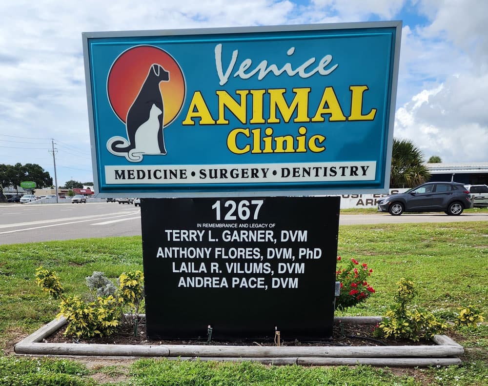 Venice Animal Clinic's sign on U.S. 41 Bypass South